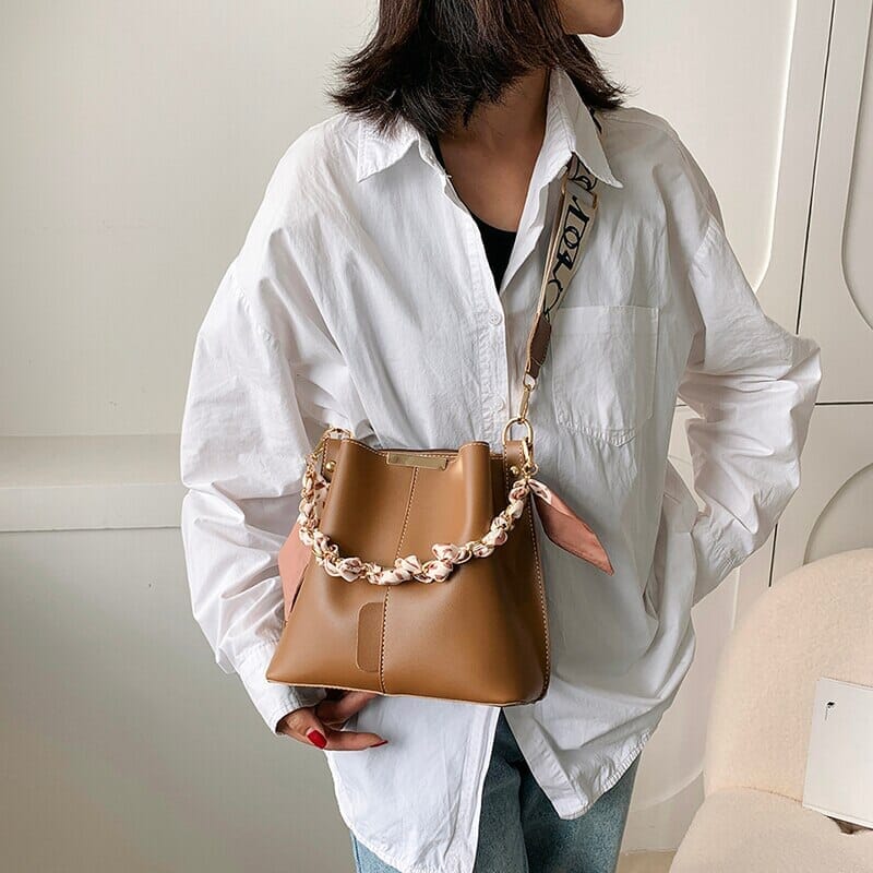 Bolsa de Couro Cachecol Elegance - Oferta Especial Bolsa feminina Wiio, Franco Center 
