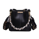 Bolsa de Couro Cachecol Elegance - Oferta Especial Bolsa feminina Wiio, Franco Center Preto 